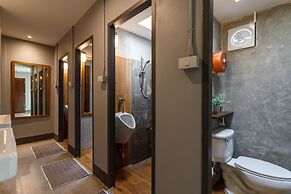 Hostel One Art & Gallery