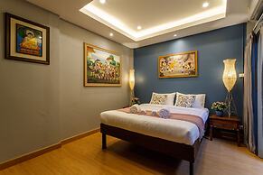 Hostel One Art & Gallery