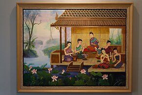 Hostel One Art & Gallery