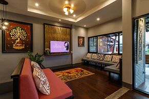 Hostel One Art & Gallery