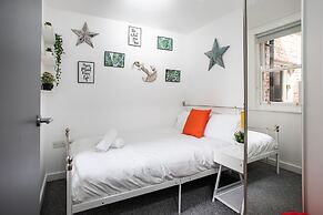 Malone Crescent Apartment