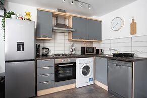 Malone Crescent Apartment