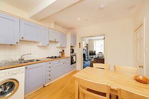 JOIVY Thistle Street - Heart of the City 2-bedroom Apt