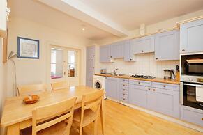 JOIVY Thistle Street - Heart of the City 2-bedroom Apt