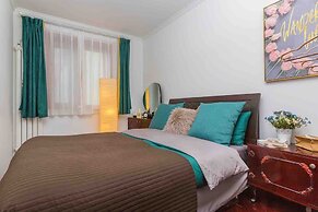 Splendiferous Apartment - Wang Jing