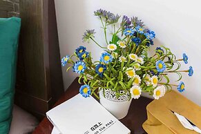 Splendiferous Apartment - Wang Jing
