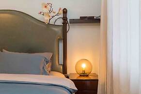 Splendiferous Apartment - Wang Jing