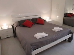 Grimaldi Apartments - Jolie