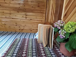 Lenh Family House - Hostel