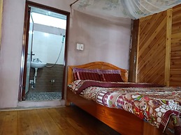 Lenh Family House - Hostel
