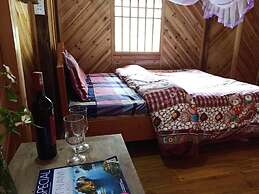 Lenh Family House - Hostel