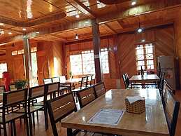 Lenh Family House - Hostel