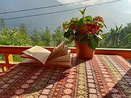 Lenh Family House - Hostel