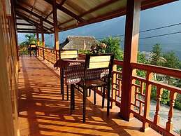 Lenh Family House - Hostel