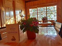 Lenh Family House - Hostel