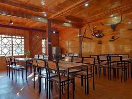 Lenh Family House - Hostel