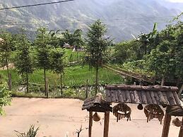 Lenh Family House - Hostel