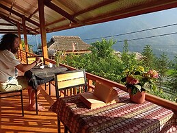 Lenh Family House - Hostel