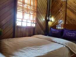 Lenh Family House - Hostel