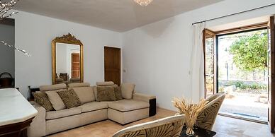 Village House Can Llorito