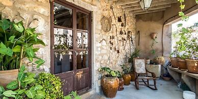 Village House Can Llorito