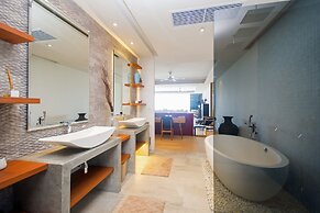 Luxury Hillside Residence at Bangtao