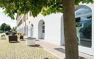 Bluelake Inn - Ostello