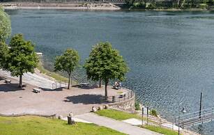 Bluelake Inn - Ostello