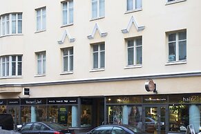 2ndhomes 2BR Penthouse with Balcony and Sauna