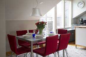 2ndhomes 2BR Penthouse with Balcony and Sauna