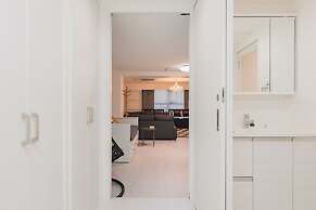 Higobashi AFP Luxury Apartment