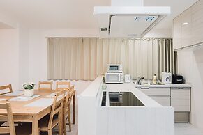 Higobashi AFP Luxury Apartment