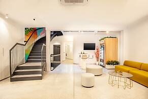 MyFlats Luxury Downtown