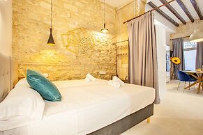 MyFlats Luxury Downtown