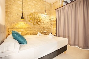 MyFlats Luxury Downtown