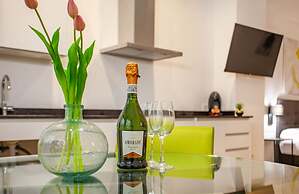 MyFlats Luxury Downtown