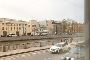 Emigrants on Fontanka