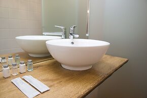 Emigrants on Fontanka