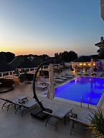 Enki Royal Cesme Hotel