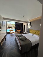 Enki Royal Cesme Hotel