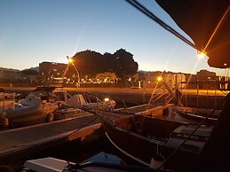 Desirè Charming House Boat