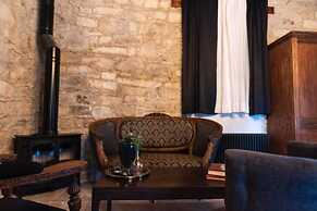 Oinou Strata - Adults Only