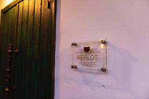 Oinou Strata - Adults Only