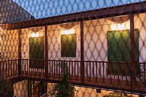 Oinou Strata - Adults Only