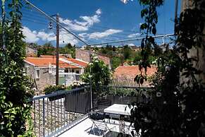 Oinou Strata - Adults Only