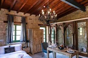 Oinou Strata - Adults Only