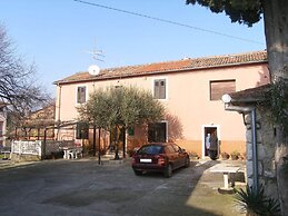 Cozy 4 Person Apartment Marija