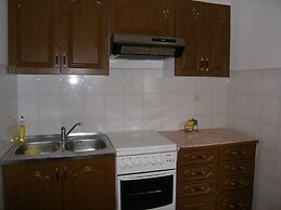 Cozy 4 Person Apartment Marija