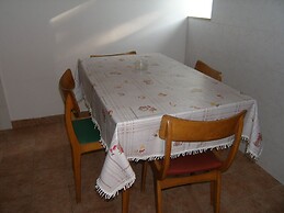 Cozy 4 Person Apartment Marija