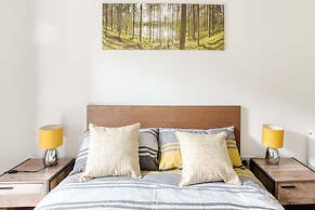 Modern 2 Bed Apartment in Central City